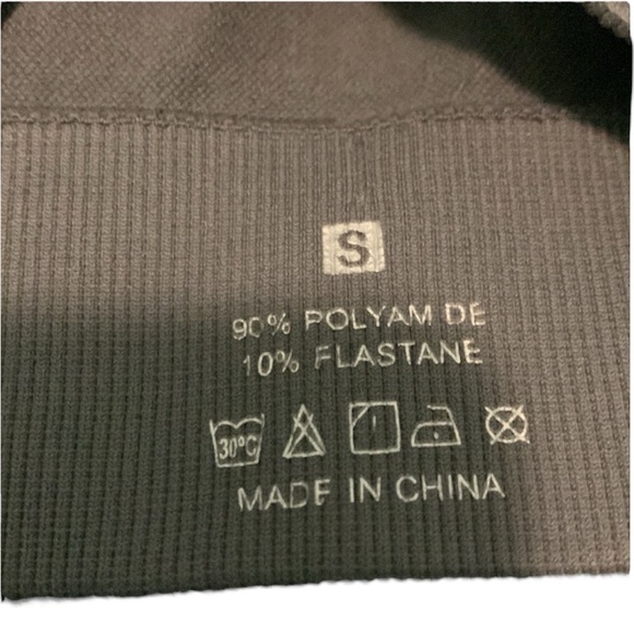 Gray Cropped Workout Top - Picture 5 of 6